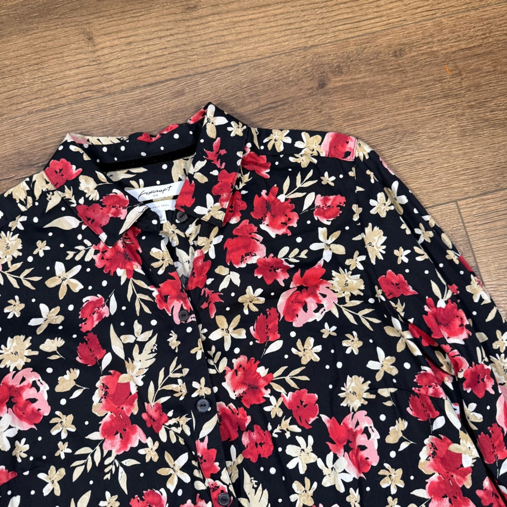 FOXCROFT high‎ end button down floral - Picture 3 of 7